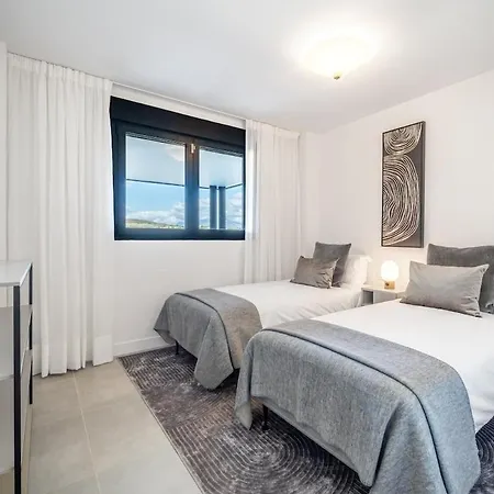 Luxury Oasis Escape Apartment Estepona